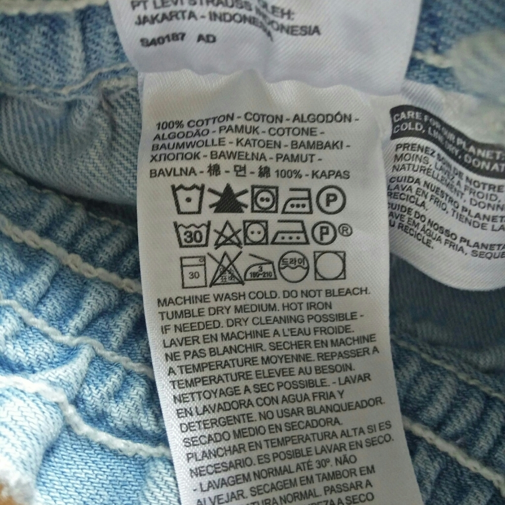 -NWT- Levi's High Waisted A Line Shorts 24 - Picture 11 of 14